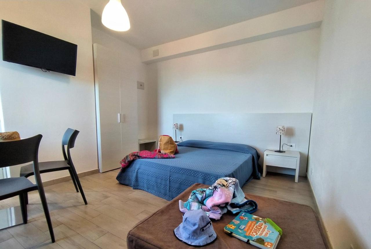 Testa Di Monaco - Basic Beach Accommodations Capo dʼOrlando Eksteriør bilde