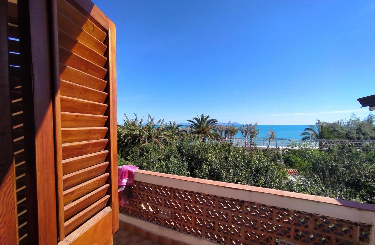 Testa Di Monaco - Basic Beach Accommodations Capo dʼOrlando Eksteriør bilde