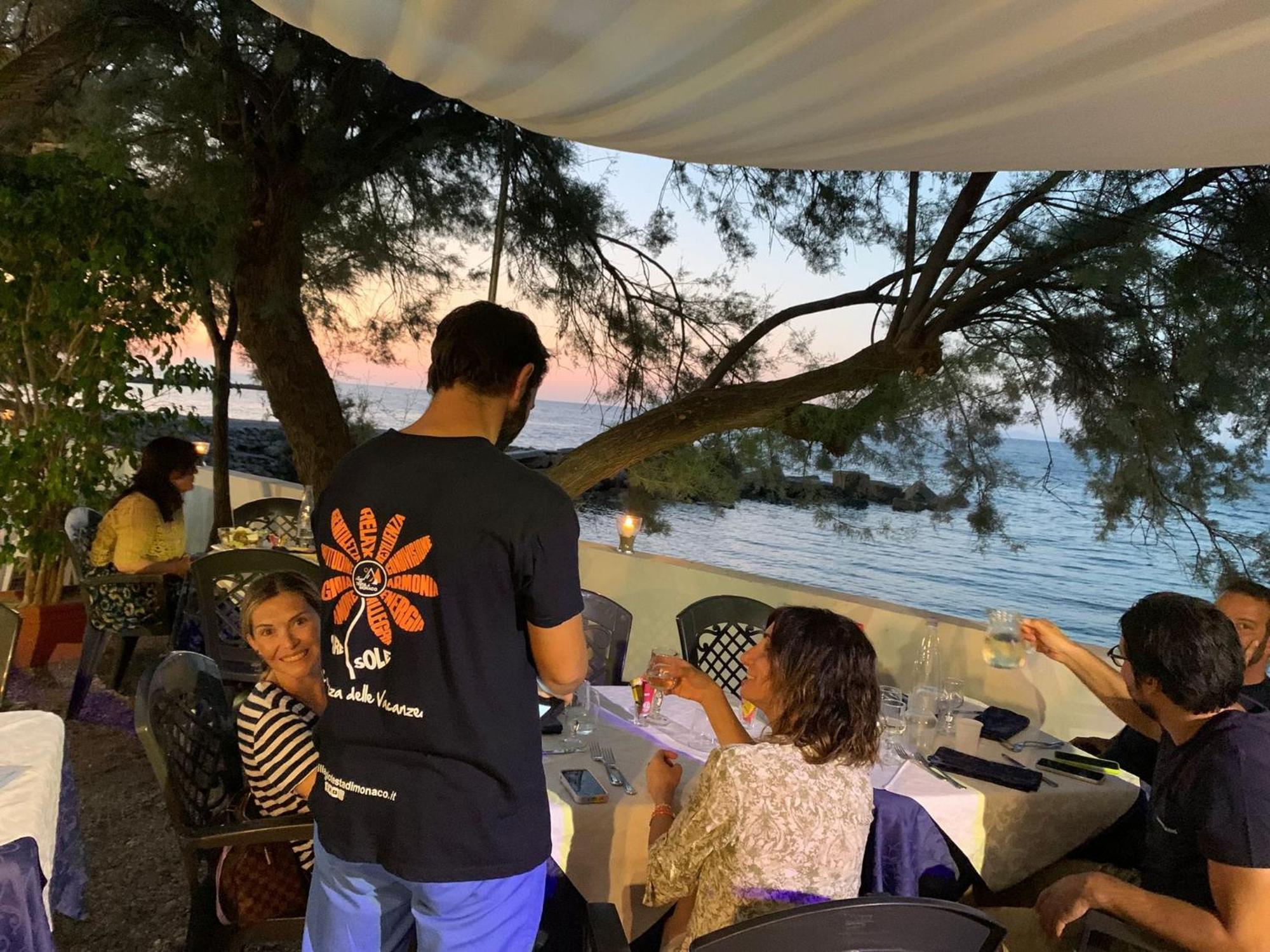 Testa Di Monaco - Basic Beach Accommodations Capo dʼOrlando Eksteriør bilde